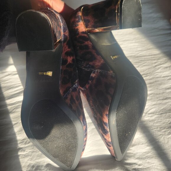 Bamboo Leopard print Ankle boots with goldtone heels - Picture 10 of 10